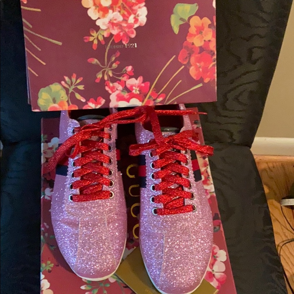 Gucci glitter tennis shoes